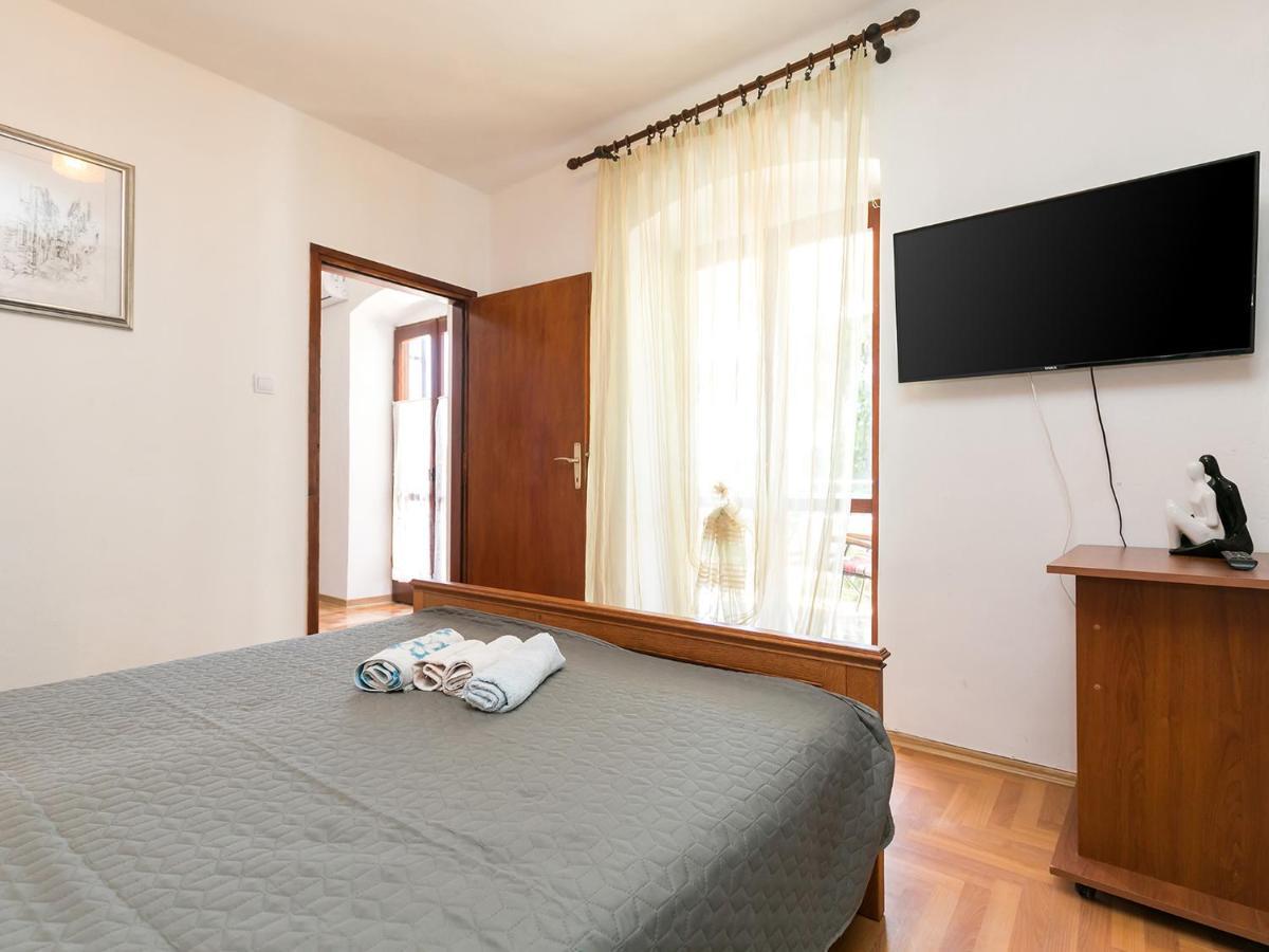 Apartman Susnjic โปเรช ภายนอก รูปภาพ