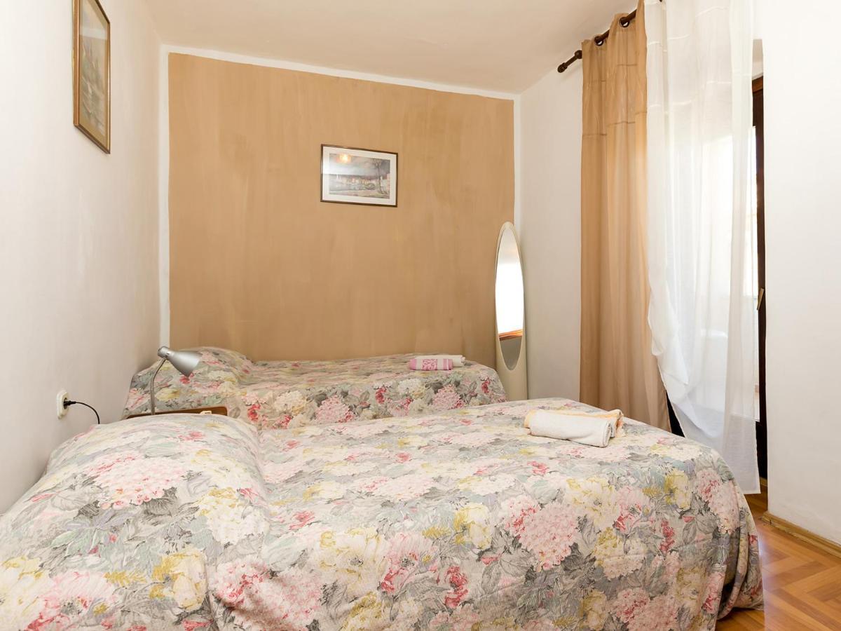 Apartman Susnjic โปเรช ภายนอก รูปภาพ