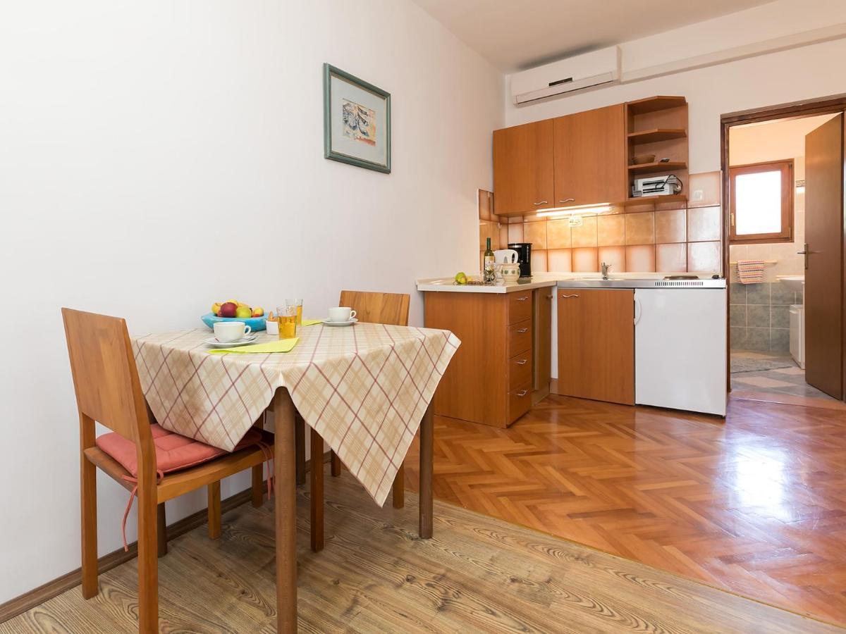 Apartman Susnjic โปเรช ภายนอก รูปภาพ