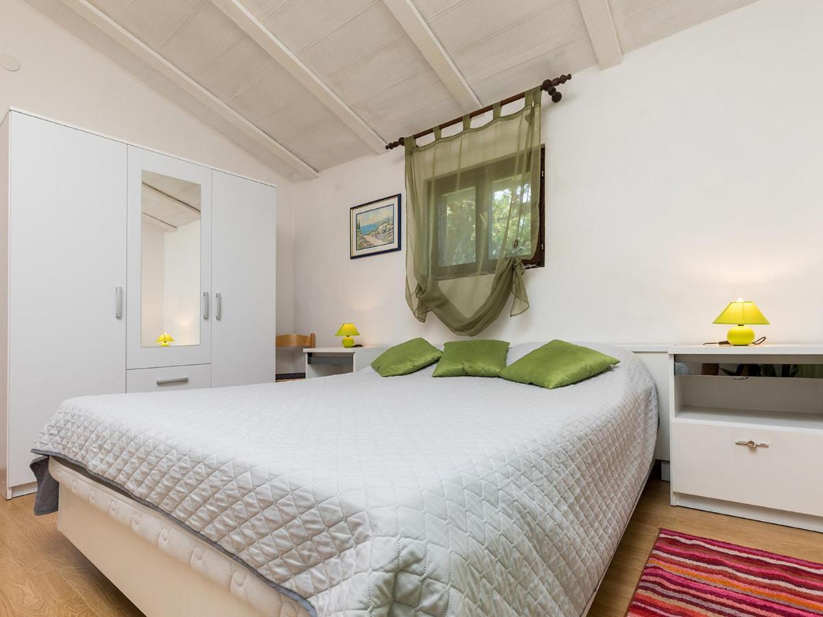 Apartman Susnjic โปเรช ภายนอก รูปภาพ