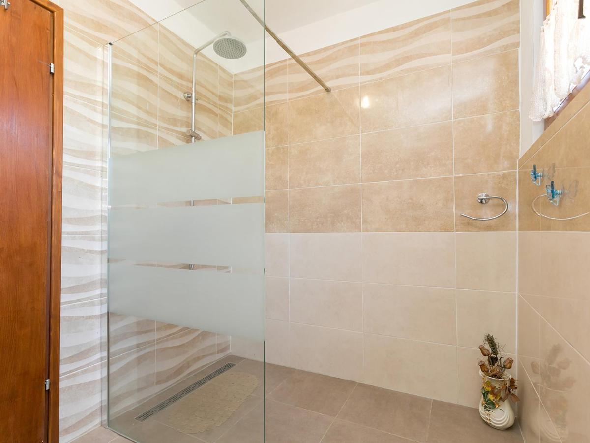 Apartman Susnjic โปเรช ภายนอก รูปภาพ