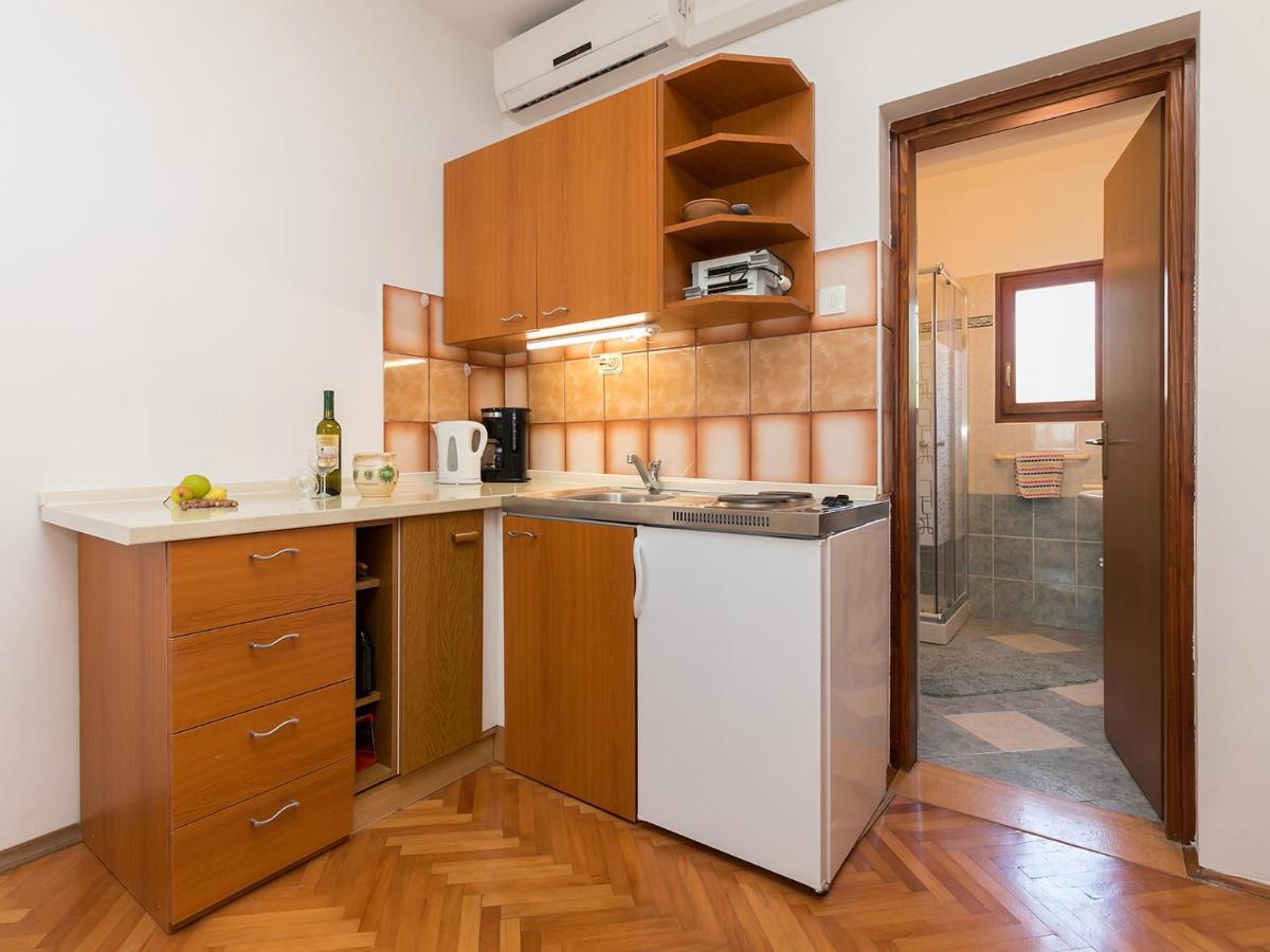 Apartman Susnjic โปเรช ภายนอก รูปภาพ