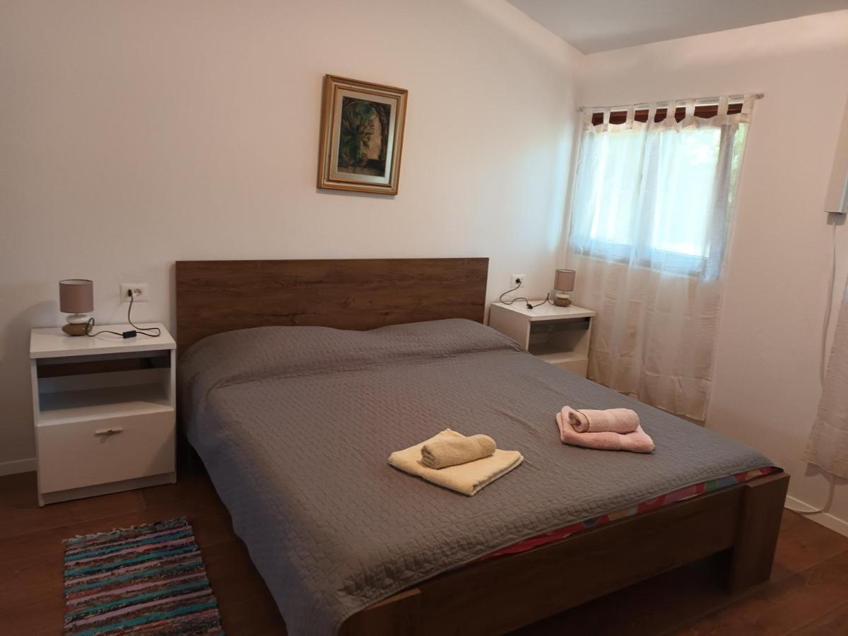 Apartman Susnjic โปเรช ภายนอก รูปภาพ