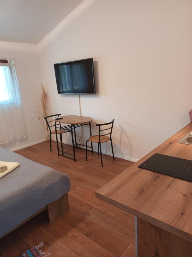 Apartman Susnjic โปเรช ภายนอก รูปภาพ